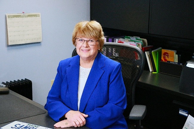 Cathie Curtis, Maine